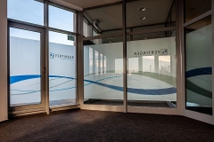 Oklejenie okien sali konferencyjnej